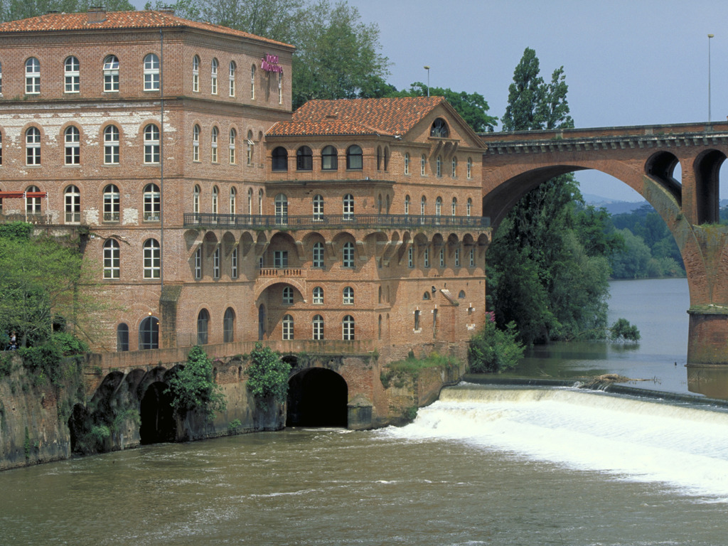 Hotel finds I’d keep in mind, Cathedral Days, Riverside Walks & Easygoing City Stays Albi, France cover photo collage