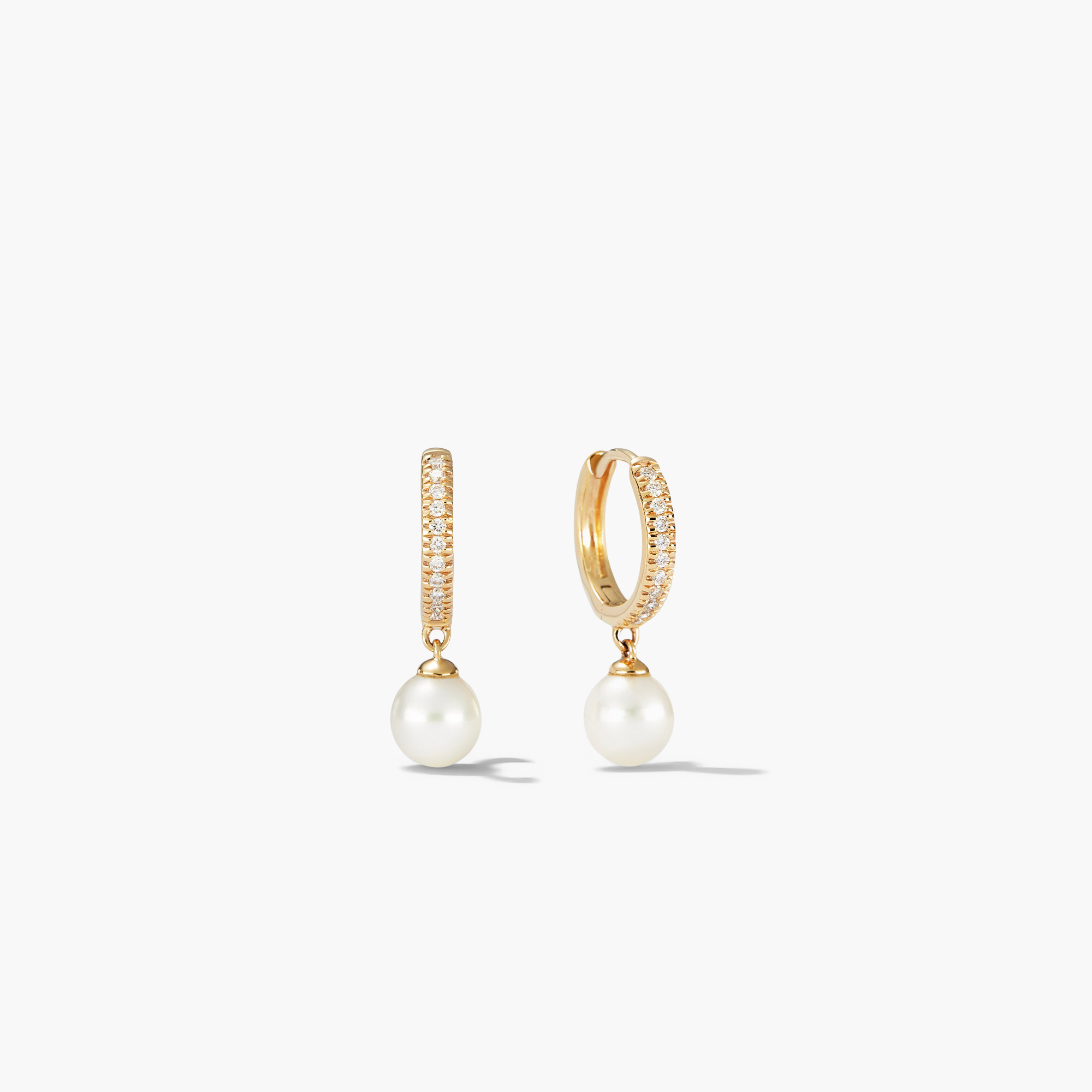 Milestone Birthday Jewelry for Women: 30th, 40th & 50th Pieces from Kendra Scott & Mejuri cover photo collage