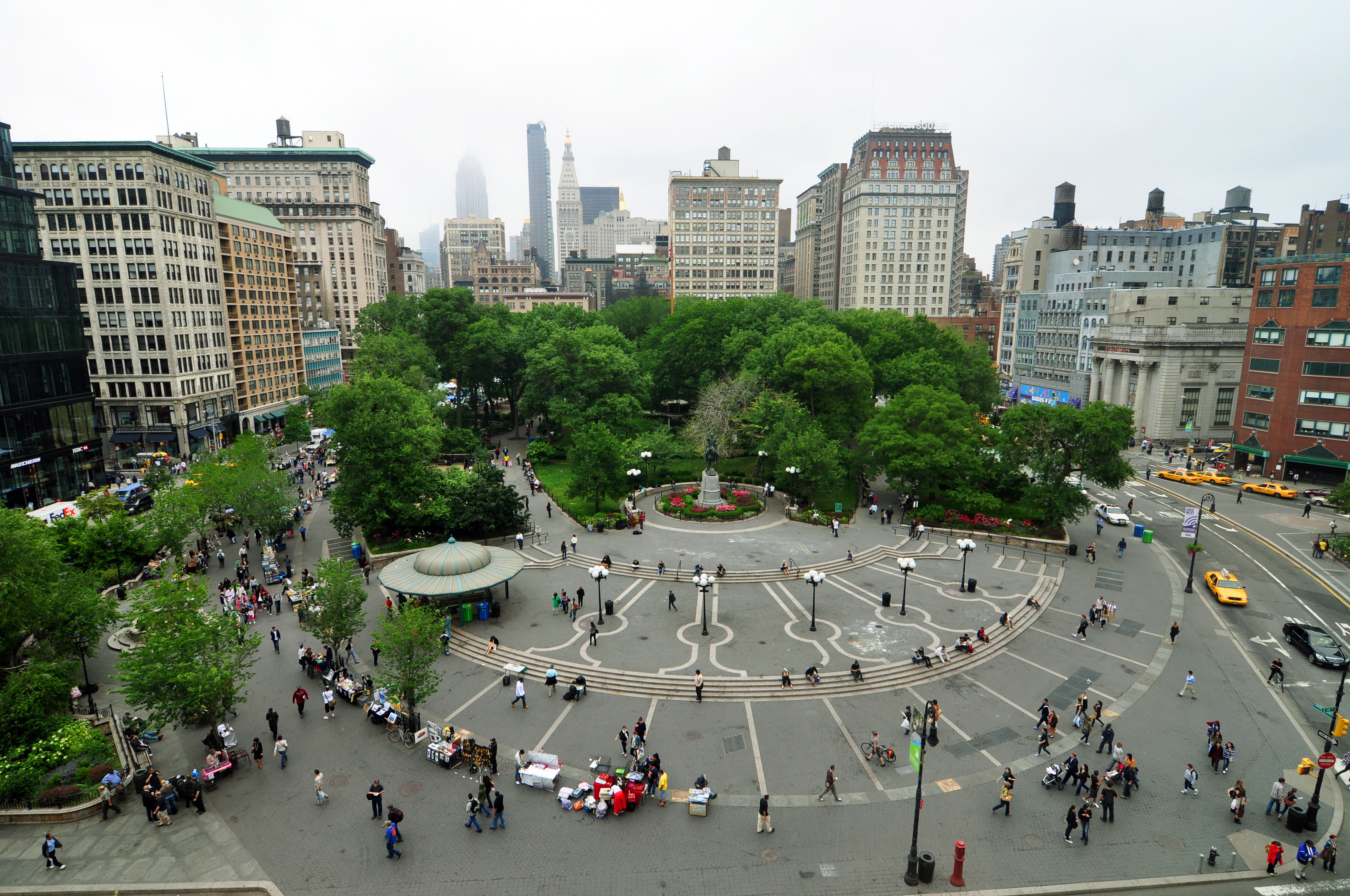 🏙️ NYC's Flatiron, Gramercy, Union Square & NoMad: Greenmarket Finds, Shake Shack & Madison Square Classics cover photo collage