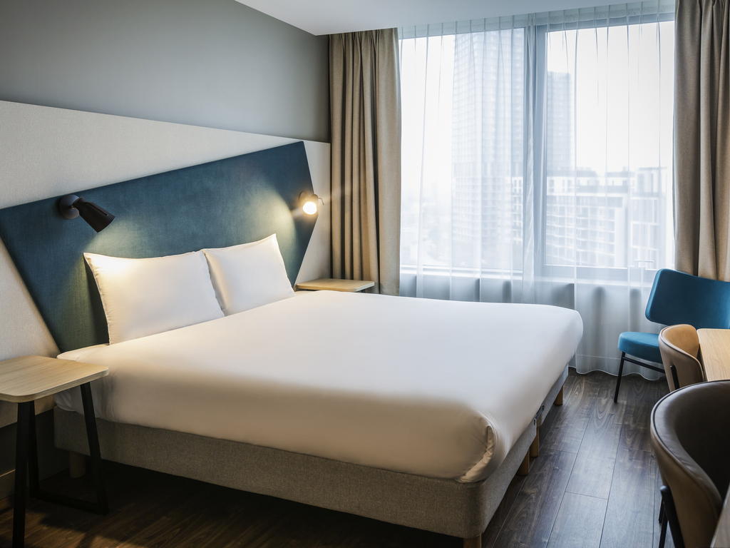Cosy Hotels for a Memorable Stay in Stratford, London, United Kingdom cover photo collage