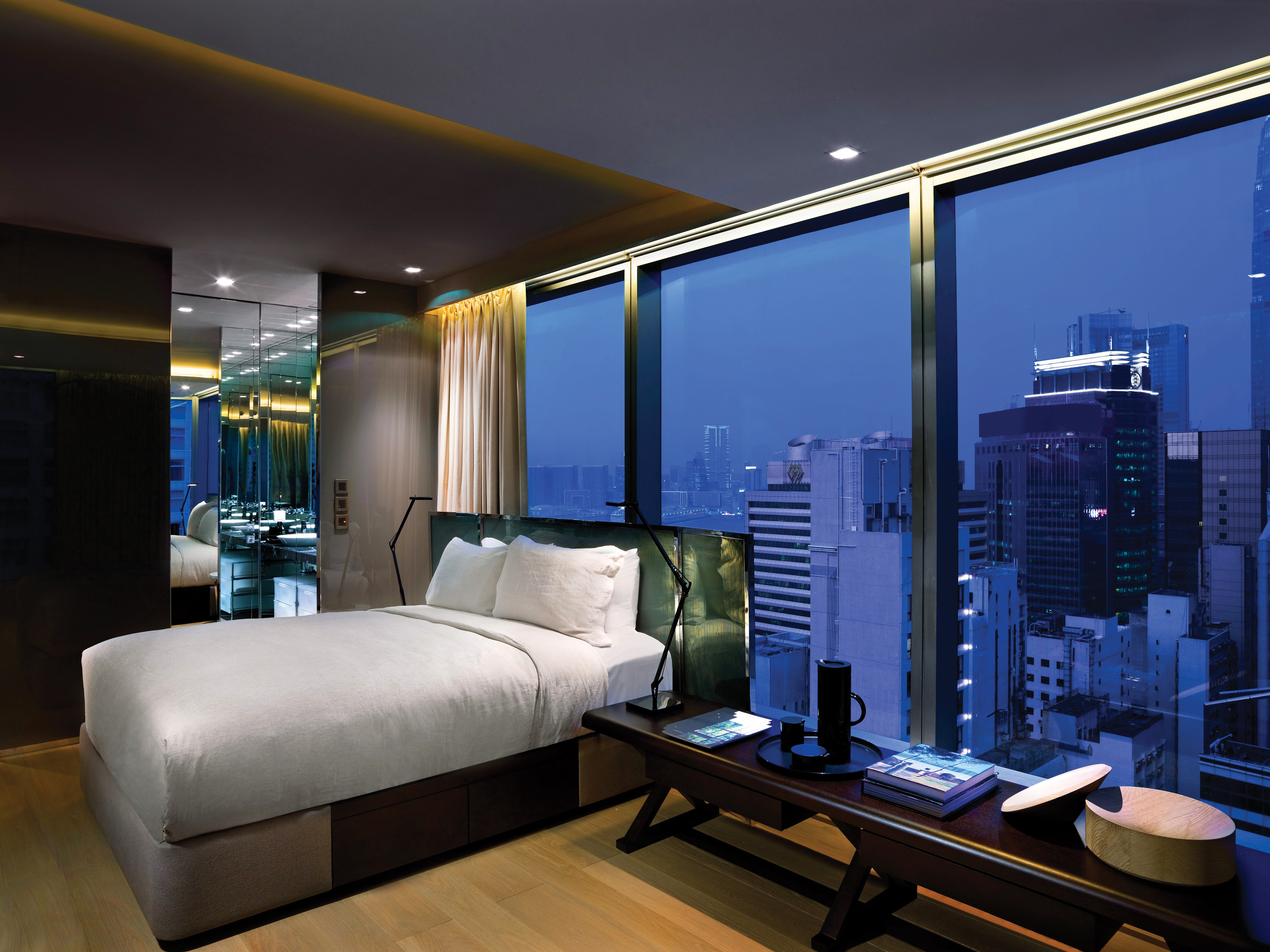 Memorable Places to Stay for a Comfortable Getaway in Sheung Wan, Hong Kong cover photo collage