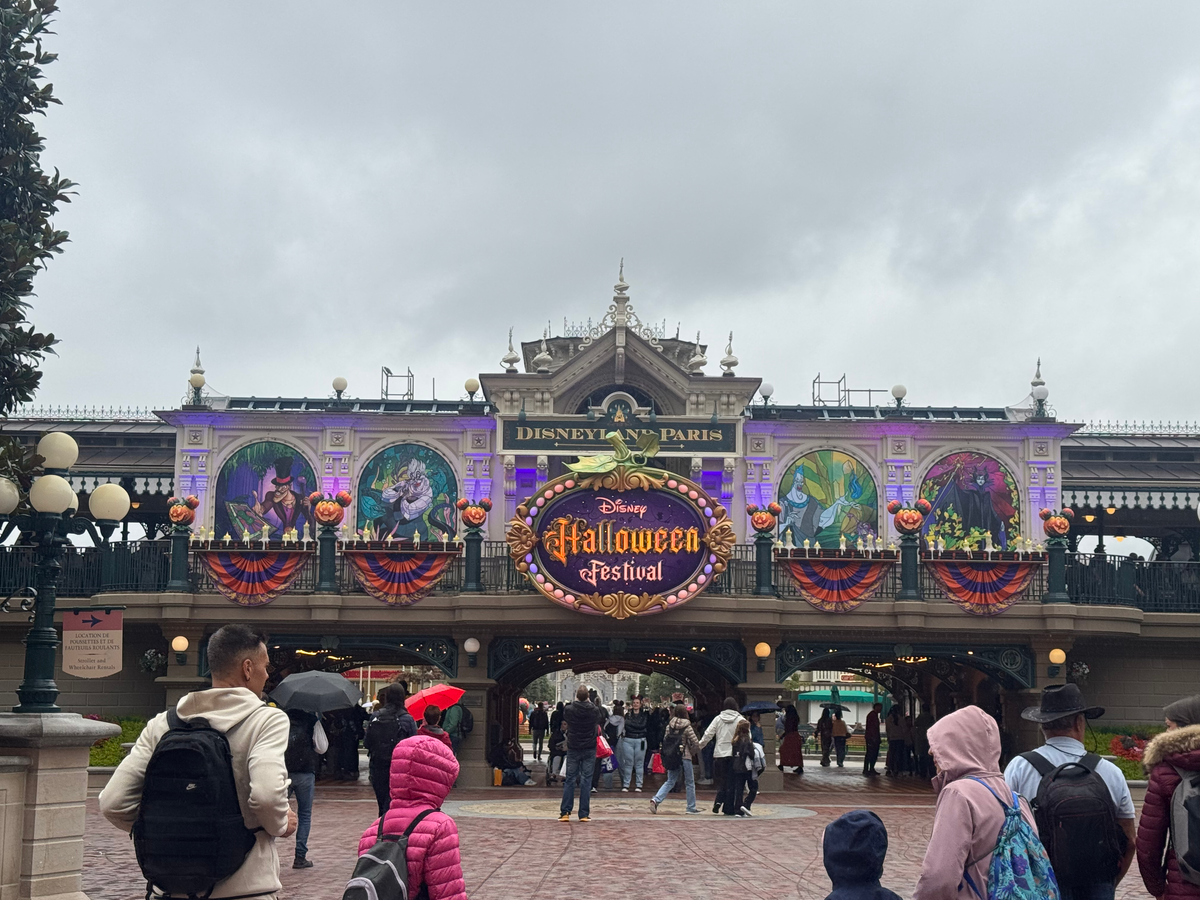 Disneyland Paris✨🎃 cover photo collage