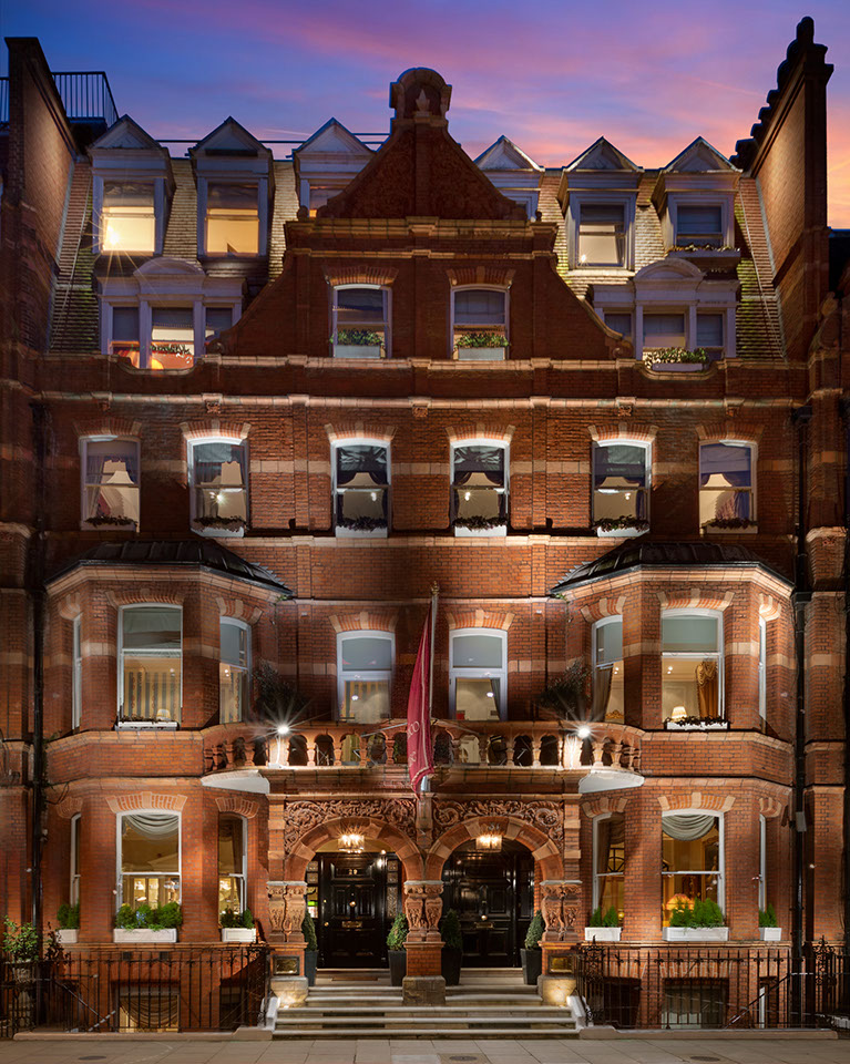 A Pleasant Place to Stay While Exploring the City in Chelsea, London, United Kingdom cover photo collage