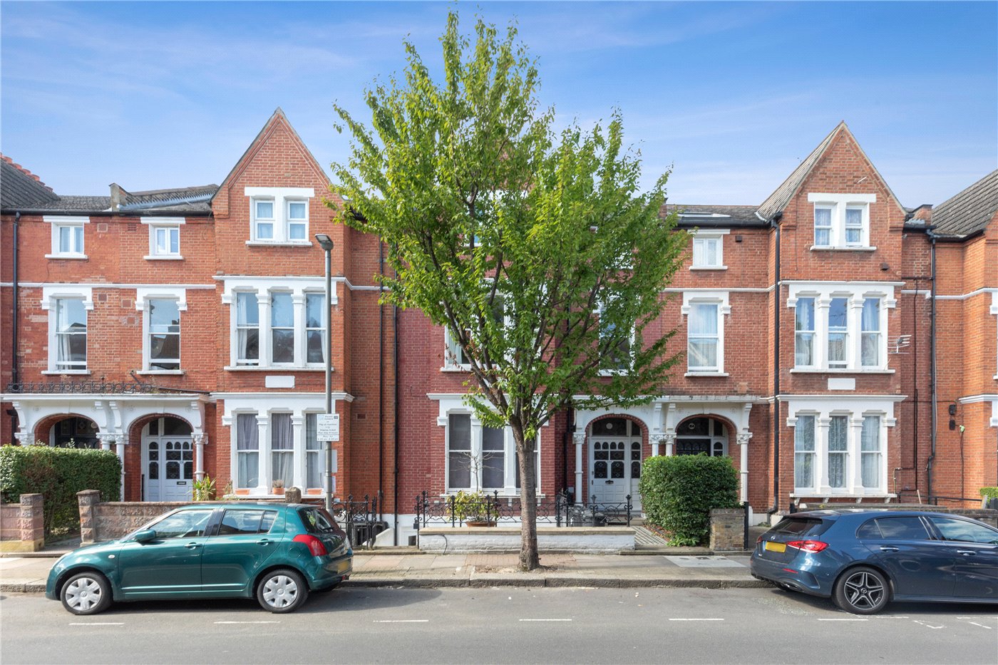 A Charming Place to Stay for Your Next City Break in Tooting, London, United Kingdom cover photo collage