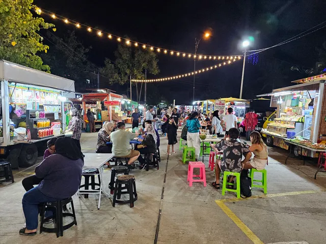 I Tried Every Street Drink in Malaysia So You Don't Have To cover photo collage