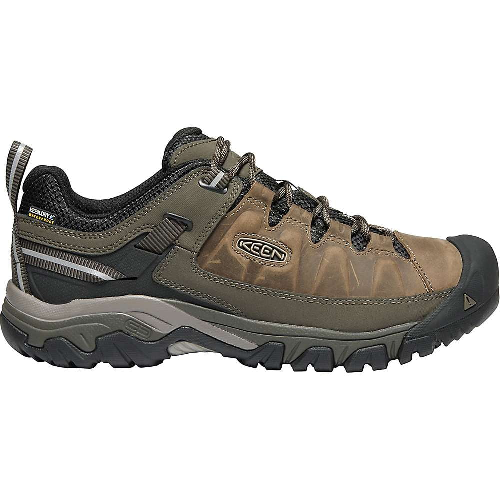 What I Wish I Bought Before My First Hike Destroyed My Feet cover photo collage