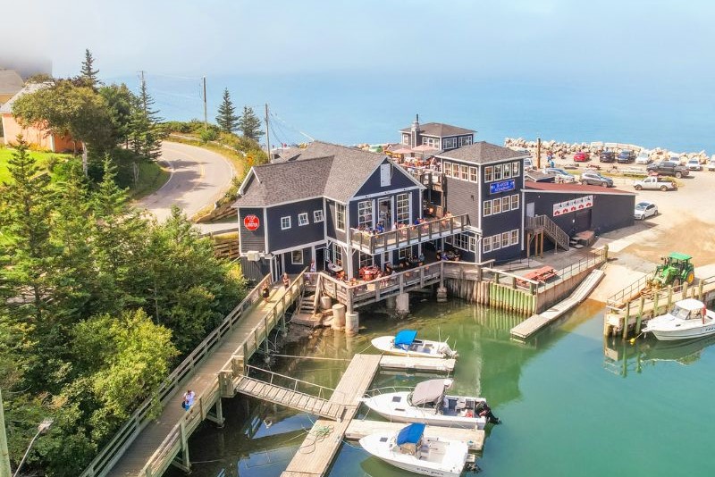 I Finally Found the Perfect Lobster Dinner Spots in Halls Harbour Nova Scotia cover photo collage