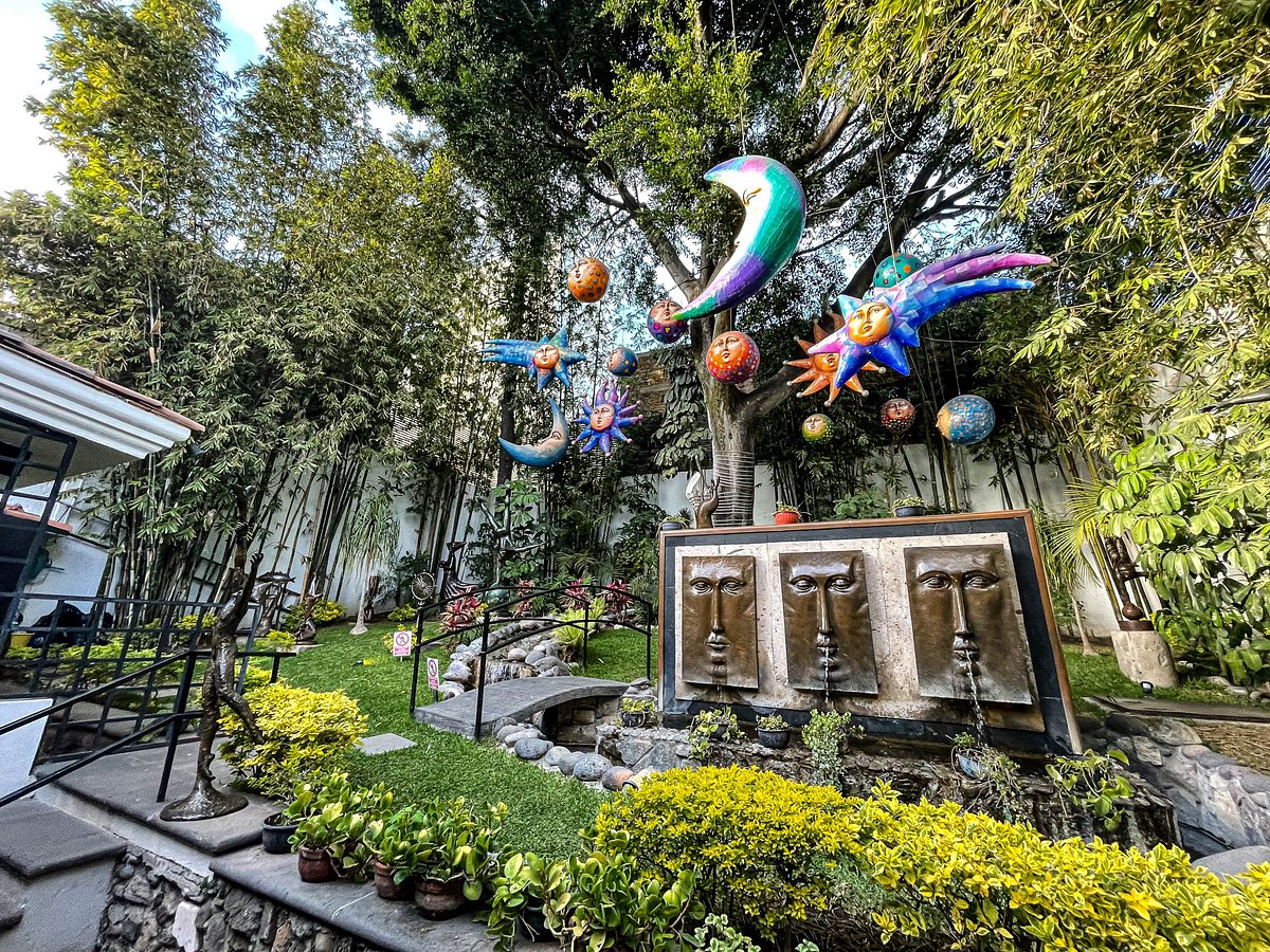 I Finally Walked Tlaquepaque Art Village and Here's What to Find cover photo collage